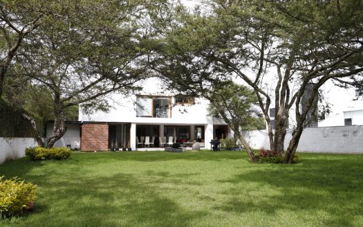 Casa 3 dormitorios Venta Nayon